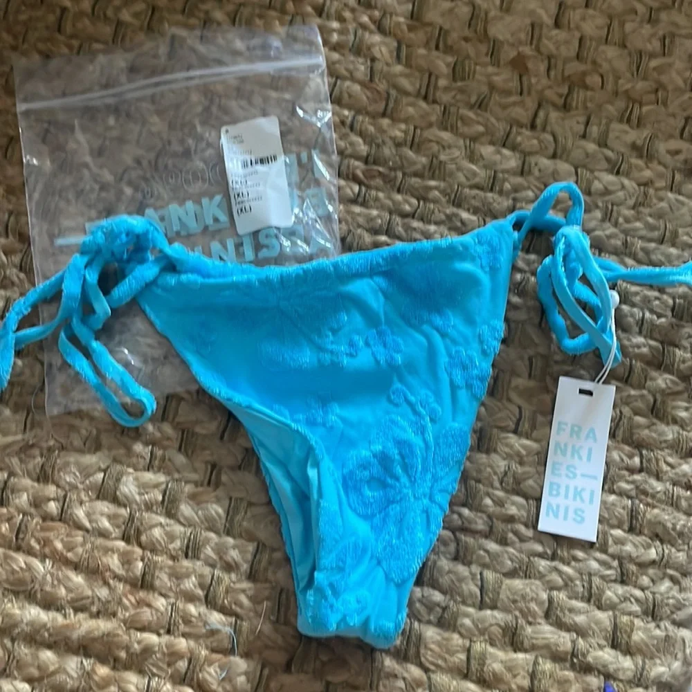 FRANKIES BIKINIS ❤️‍🔥 TIA TERRY CLOTH HIBISCUS BOTTOM NWT